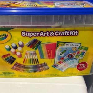 Crayola Super Art & Craft Kit with Bold Colors